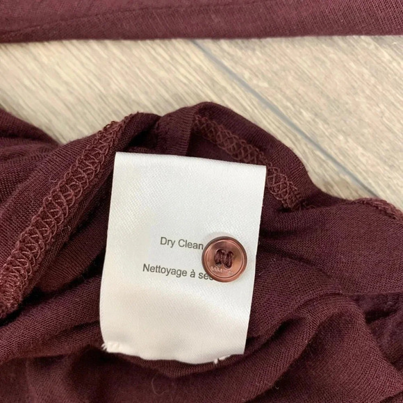 Aritzia Babaton Blouse Top Bishop Sleeve Burgundy Drapey Flowy Size XS - Picture 10 of 15